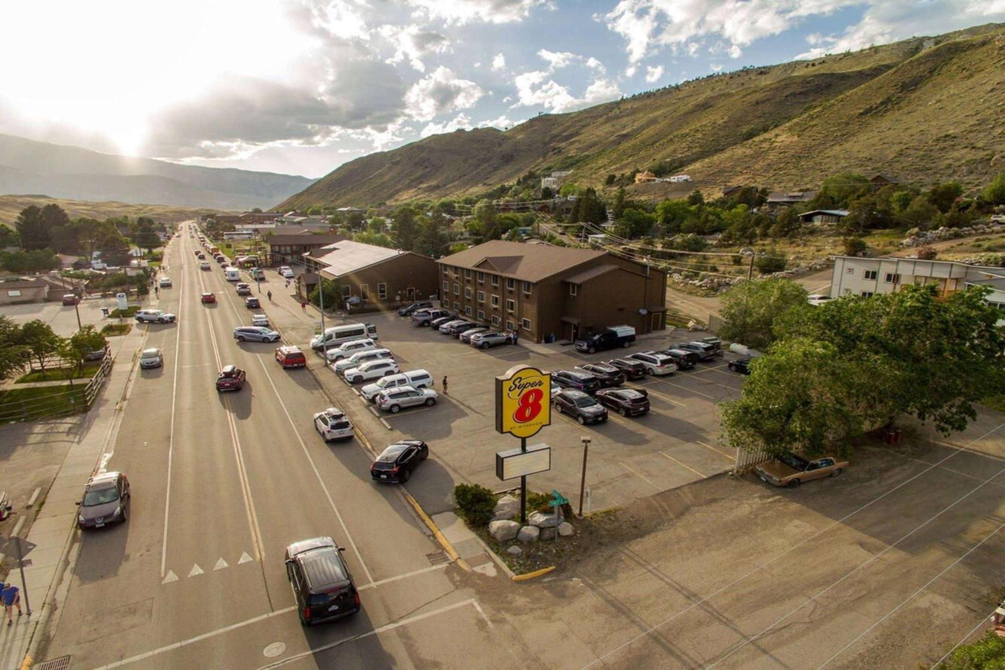 Super 8 By Wyndham Gardiner/Yellowstone Park Area Exteriér fotografie