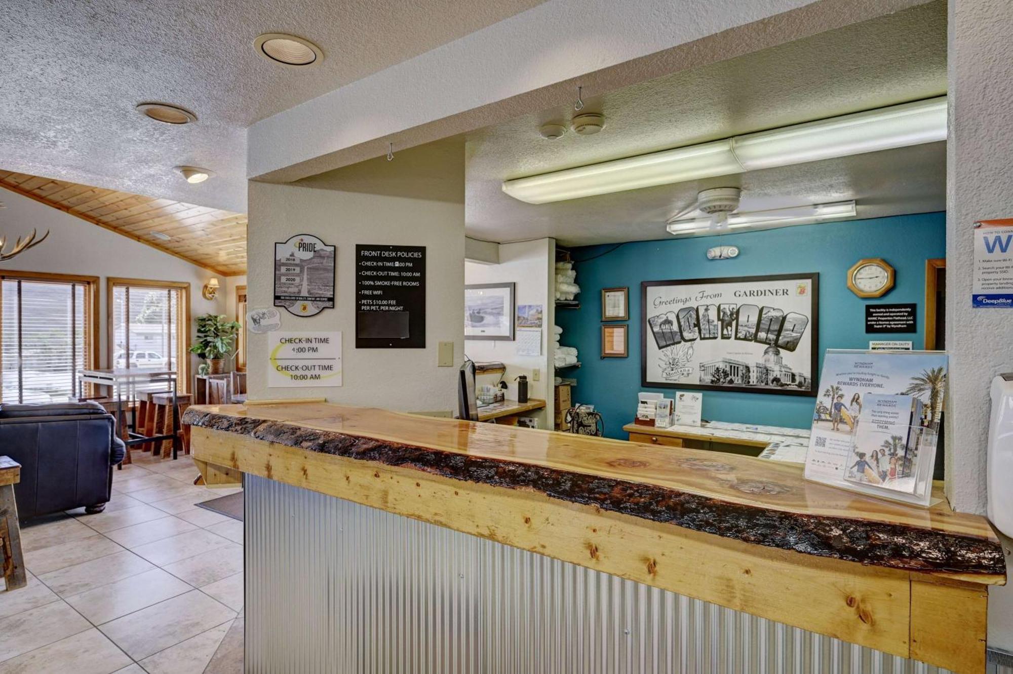 Super 8 By Wyndham Gardiner/Yellowstone Park Area Exteriér fotografie