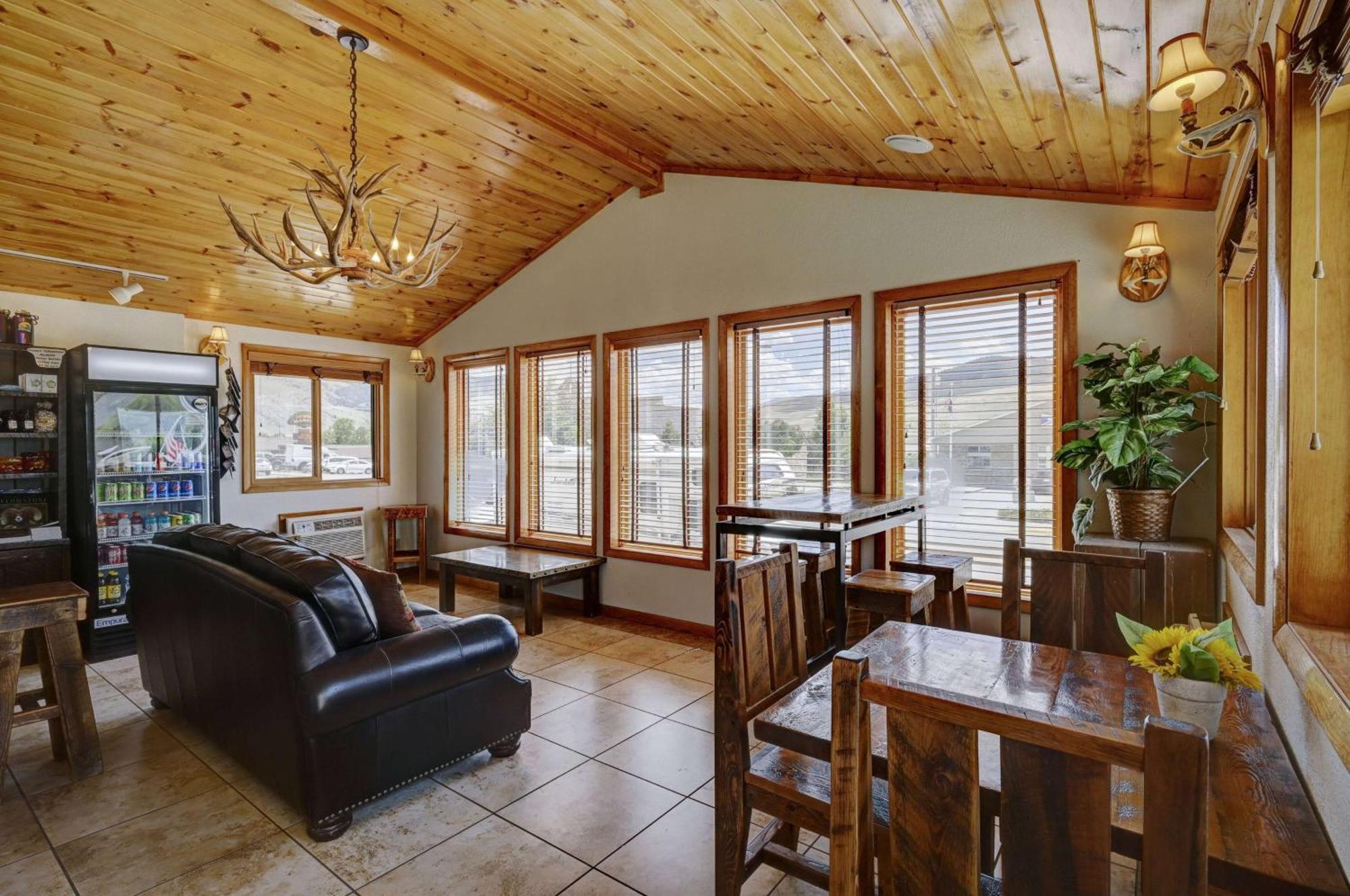 Super 8 By Wyndham Gardiner/Yellowstone Park Area Exteriér fotografie