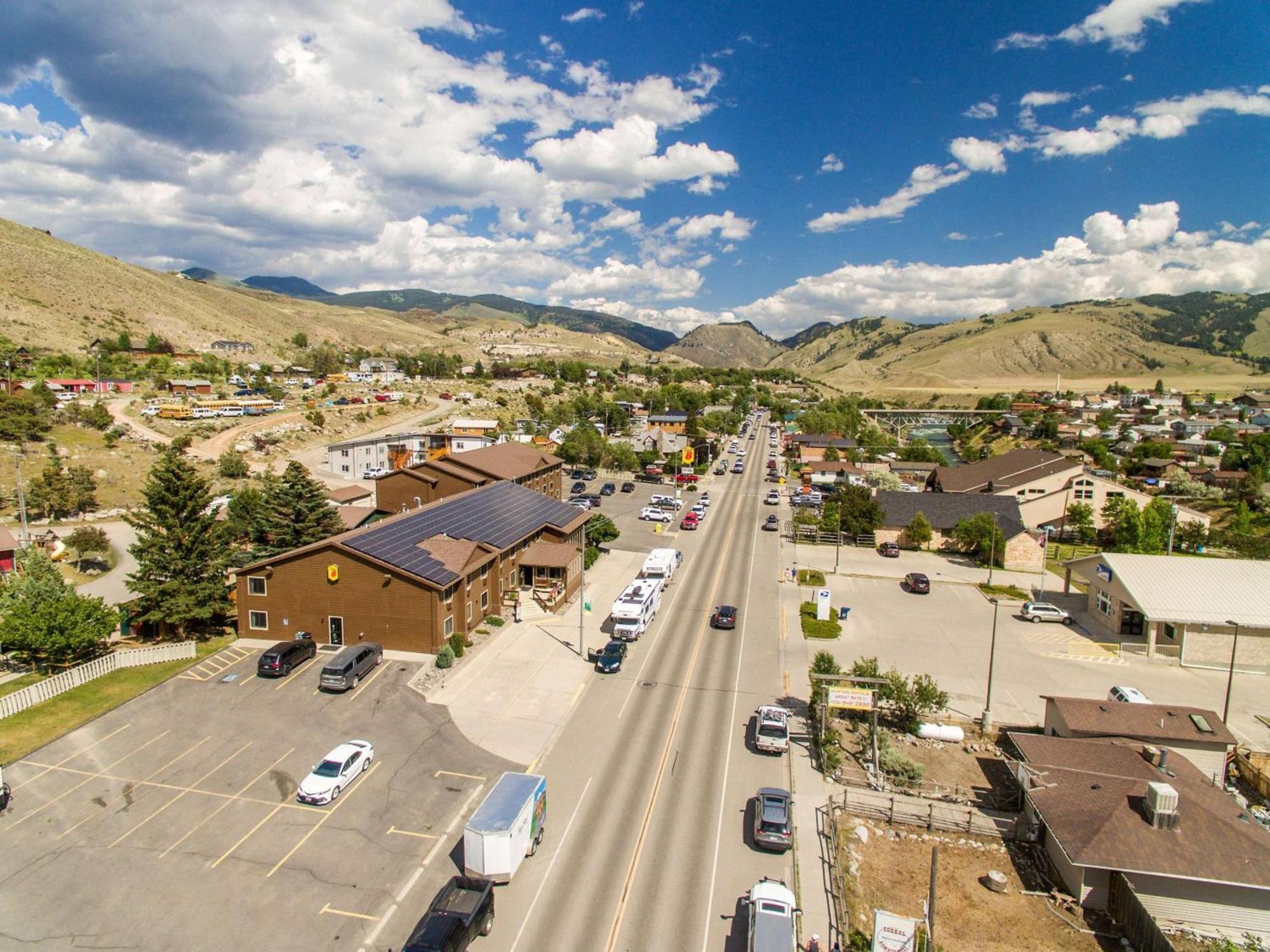 Super 8 By Wyndham Gardiner/Yellowstone Park Area Exteriér fotografie