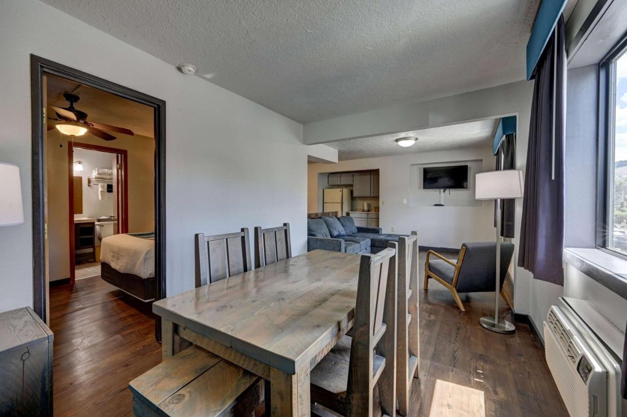 Super 8 By Wyndham Gardiner/Yellowstone Park Area Exteriér fotografie